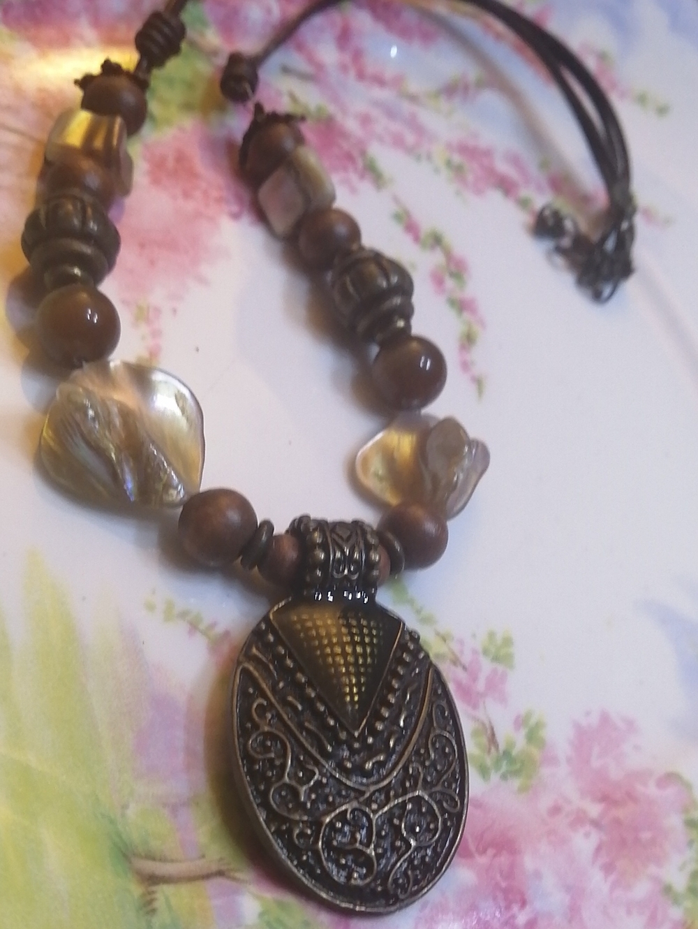 Boho-chic Ethnic Mother Of Pearl Wooden Beads Vintage Corded Necklace